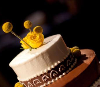 Chocolate-&-Vanilla-Cake wedding catering services